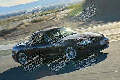 media/Dec-13-2025-Extreme Speed (Sat) [[d129ecb0b9]]/Beginner/Session 3 (Turn 5)/